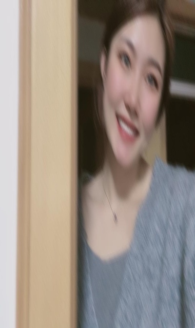 30岁未婚女性的生活的图片-我今年27了，但我还觉得我挺小。跟前任分手今年是第四年，四年都没搞对象 ，不是我忘不了 ，是我喜欢一个人真的太难了，纯纯看眼缘，再有钱没眼缘也不行。朋友说我挺傻的，可我真凑合不了，我亲都不想亲下去怎么相处呢。我一方面很想搞对象，一方面呢又怕少了很多自己的时间。我就是那种想搞对象还不想聊天。Hhhhh 难搞喔。现在的男孩子整天除了打游戏就是吃喝玩乐，就不能有个爱看书的吗。