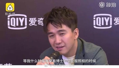 你最喜欢电影人被采访片段的图片-年不少，很轻狂
