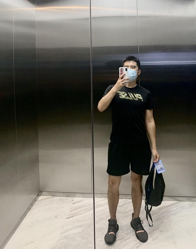 男生穿搭指南的图片-一直不太会买衣服、搞穿搭，柜子里都是基本款纯色。另外，人熟透了是不是就会懒得讲究，就会随手穿？！