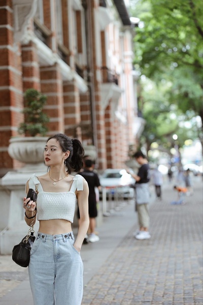 我的夏日穿搭的图片-我不管，所有衣服都要穿成辣妹衣服