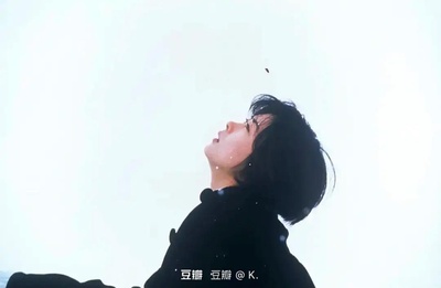 模仿电影场景拍张照的图片-就…发型挺像