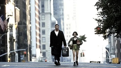 模仿电影场景拍张照的图片-我和little5年前的合影<br>“这个杀手太little”