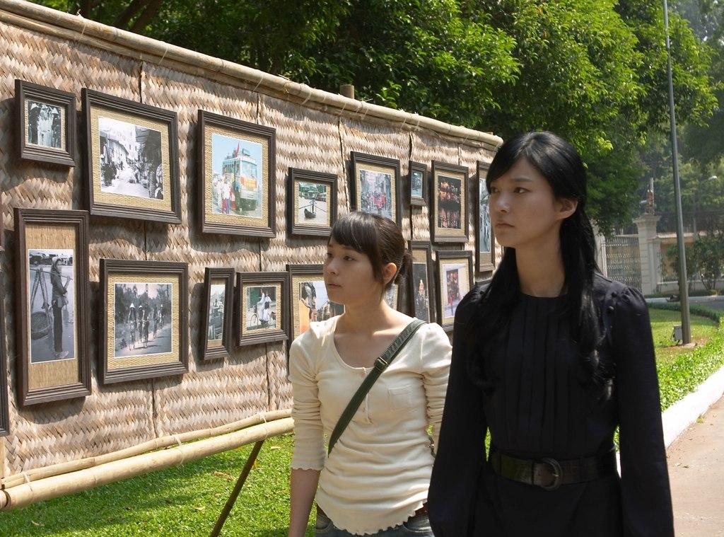 抽象画中的越南少女剧照的剧照