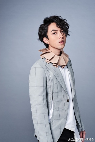 江苏卫视“17聚幸福”跨年演唱会的海报-角色海报 中国大陆