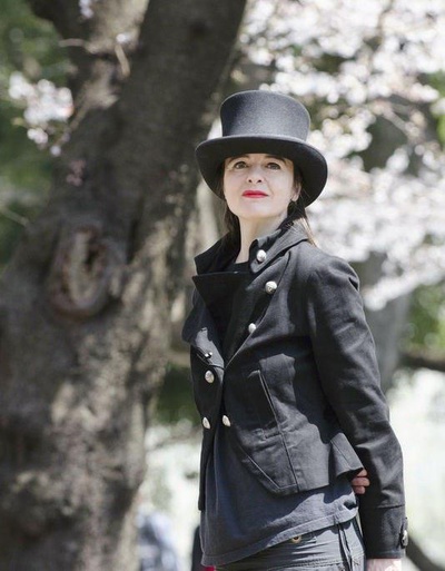 Amélie Nothomb, une vie entre deux eaux的海报-正式海报