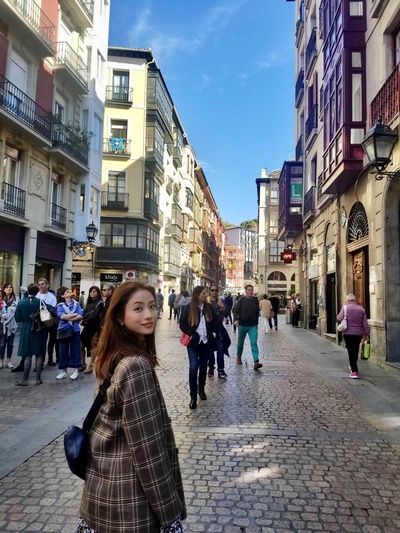 石原里美的本色旅行in西班牙的海报-正式海报