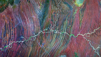 Ugab River(20160412)的图片-纳米比亚乌加河的复合卫星图像 (© NASA)