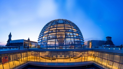 德国国会大厦(20160706)的图片-德国柏林国会大厦 (© Holger Mette/Shutterstock)