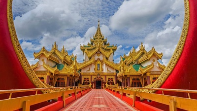 (20170106)的图片-大湖上的卡拉威宫驳船，仰光，缅甸 (© Etakundoy/Shutterstock)