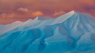 (20170213)的图片-阿德温山谷的Hallwylfjellet山峰，挪威 (© Ethan Welty/Aurora Photos)