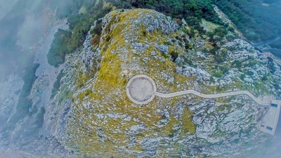 (20170822)的图片-洛夫琴山国家公园内的Njegoš纪念碑，黑山 (© joci03/iStock/Getty Images)