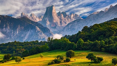欧罗巴山国家公园中的Naranjo de Bulnes峰，西班牙阿斯图里亚斯  (© Anton Petrus/Getty Images)(20191027)的图片-欧罗巴山国家公园中的Naranjo de Bulnes峰，西班牙阿斯图里亚斯  (© Anton Petrus/Getty Images)