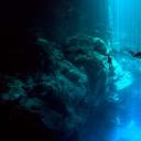 Dos Ojos自然公园里El Pit Cenote的潜水员，墨西哥金塔纳罗奥 (© Christia Vizl/Tandem Stills + Motion)(20200304)