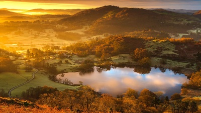 Loughrigg Tarn的日出，英国英格兰湖区安布尔塞德 (© John Finney photography/Getty Images)(20200321)的图片-Loughrigg Tarn的日出，英国英格兰湖区安布尔塞德 (© John Finney photography/Getty Images)