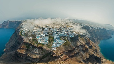 圣托里尼岛鸟瞰图，希腊 (© Amazing Aerial Agency/Offset)(20200408)的图片-圣托里尼岛鸟瞰图，希腊 (© Amazing Aerial Agency/Offset)
