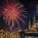跨年庆典中燃放的烟花，西班牙萨拉戈萨 (© Martina Badini/Shutterstock)(20201231)