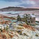 博德明高沼上布朗威利山麓的废弃小屋，英格兰 (© Helen Hotson/Alamy Stock Photo)(20210130)