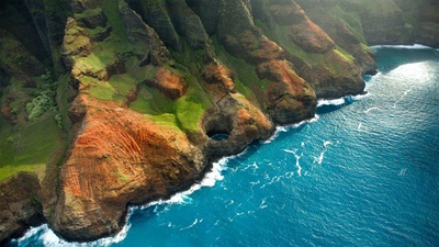 Nā pali海岸上的Bright Eye海蚀洞，夏威夷考艾岛 (© jimkruger/Getty Images)(20210617)的图片-Nā pali海岸上的Bright Eye海蚀洞，夏威夷考艾岛 (© jimkruger/Getty Images)