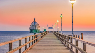 Zinnowitz pier on Usedom island in the Baltic Sea, Germany (© Frank Günther/Getty Images)(20210718)的图片-Zinnowitz pier on Usedom island in the Baltic Sea, Germany (© Frank Günther/Getty Images)