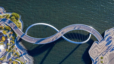 伊丽莎白女皇码头桥，澳大利亚珀斯 (© Amazing Aerial Agency/Offset by Shutterstock)(20210808)的图片-伊丽莎白女皇码头桥，澳大利亚珀斯 (© Amazing Aerial Agency/Offset by Shutterstock)