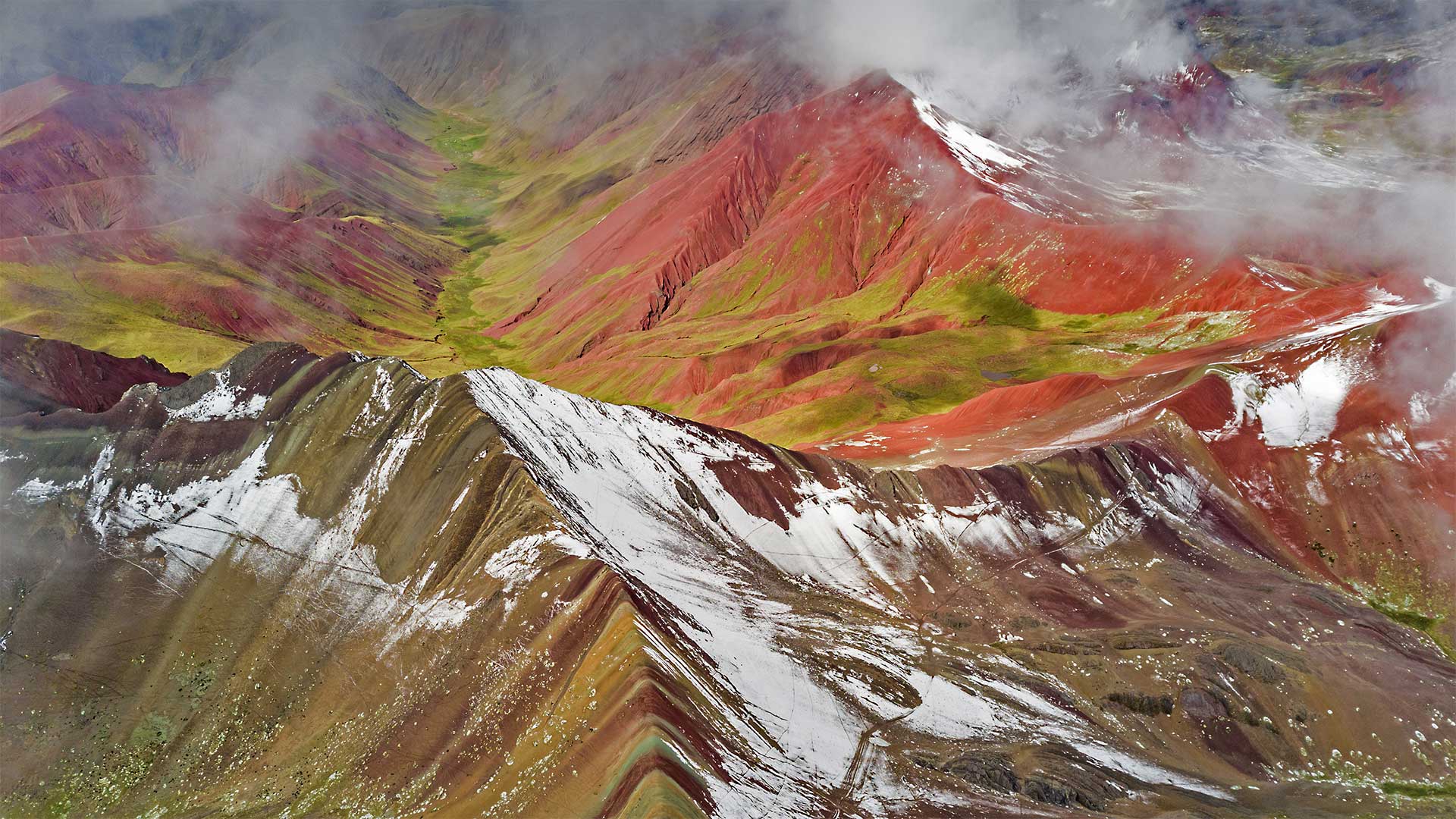 被白雪覆盖的彩虹山，秘鲁 (© Jude Newkirk/Amazing Aerial Agency)(20211129)的图片-被白雪覆盖的彩虹山，秘鲁 (© Jude Newkirk/Amazing Aerial Agency)